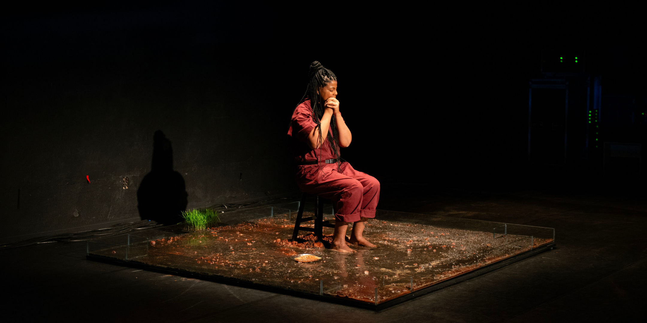 Ling apresenta: Rubiane Maia, com interven&ccedil;&atilde;o art&iacute;stica in&eacute;dita