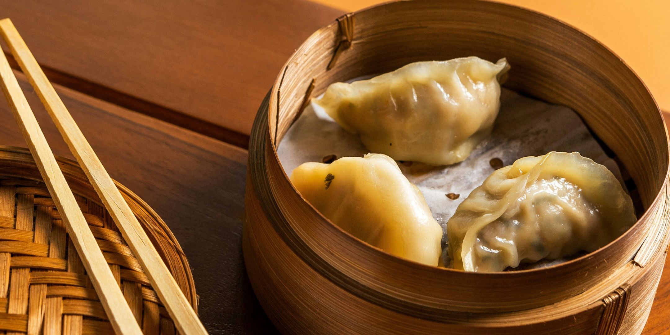 Oficina de Dumplings: tr&ecirc;s t&eacute;cnicas, tr&ecirc;s massas e tr&ecirc;s sabores, com Tatiana Lunardelli e Kina Osaka